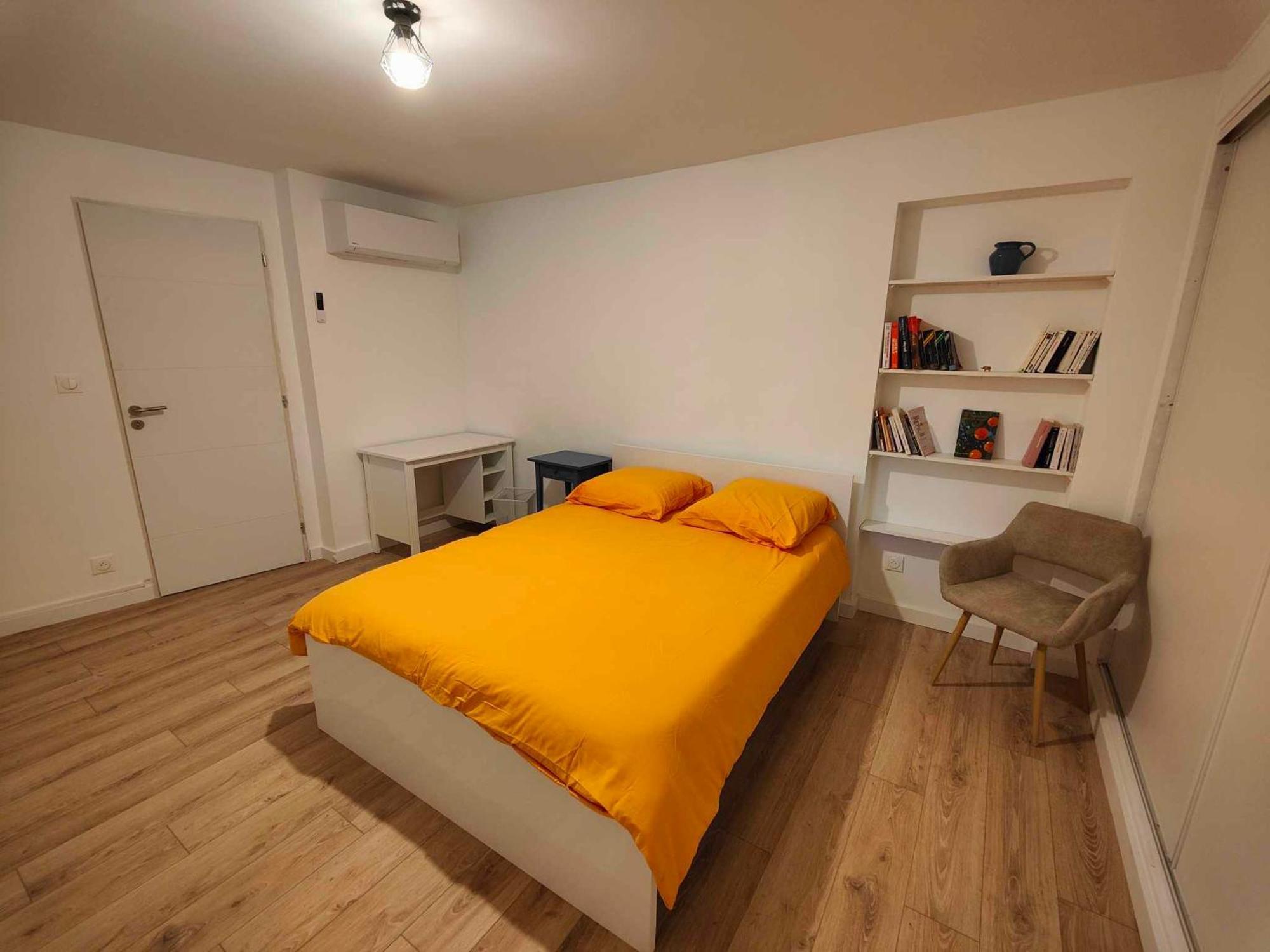 Holiday home Rdc T4 Maison Proche Aeroport Saint-Laurent-de-Mure